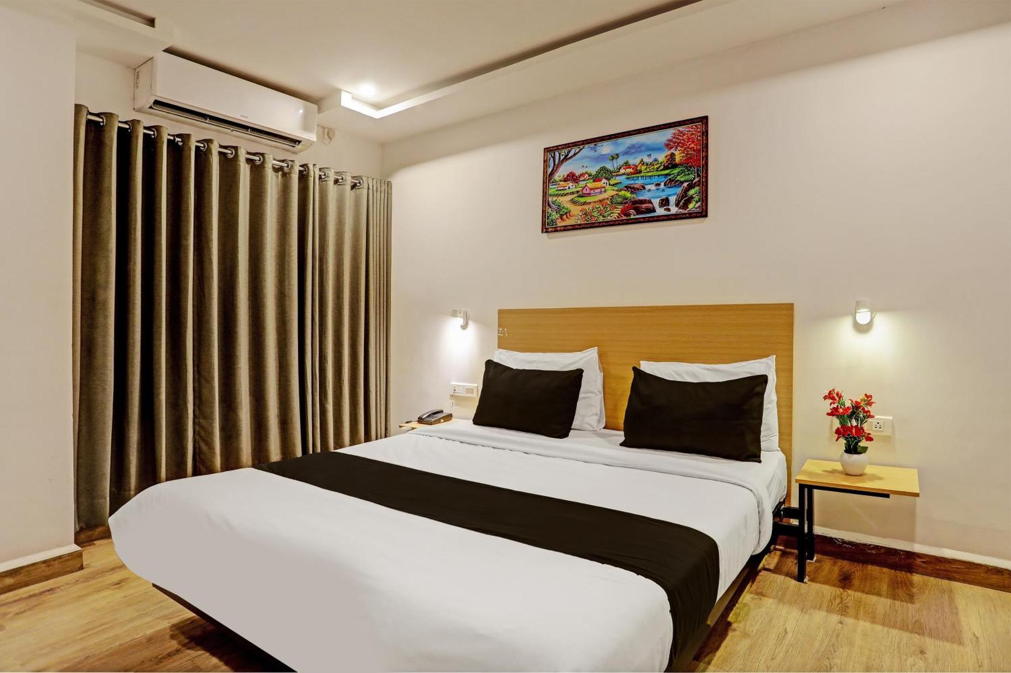 Super Townhouse Swain Heritage Bhubaneswar Exterior photo